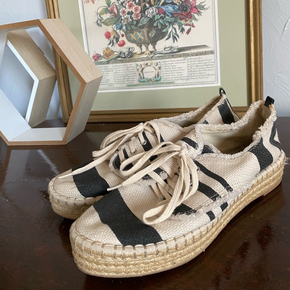 Striped Espadrilles tie up sneaker